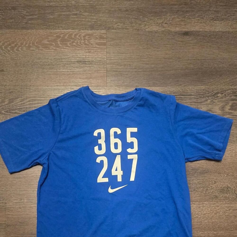 Nike Men's Blue T-shirt